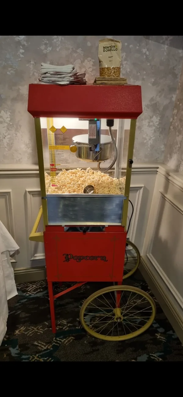 Popcorn machine